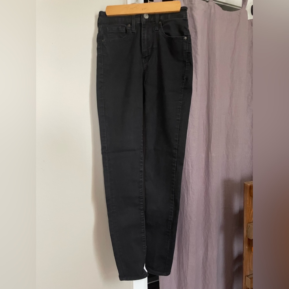 Levi's Women's Dark Black High Rise Skinny Jeans